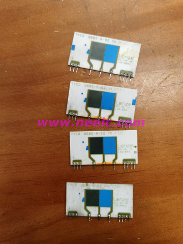 Q680-A-02 8211RH3A Used in good condition Porcelain resistor